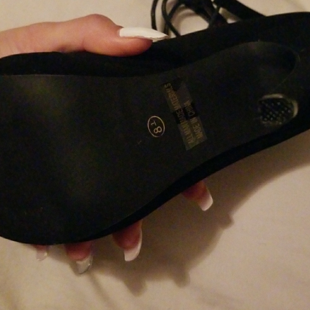 Heels - Picture 3 of 7